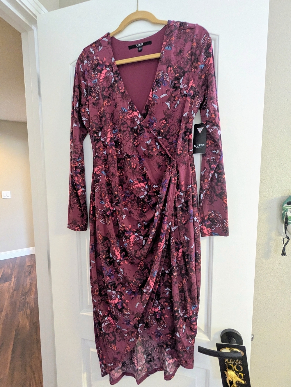 Guess Kellie Wrap Style Dress, Long Sleeves, V-Neck, Large, MSRP $98, NWT💕